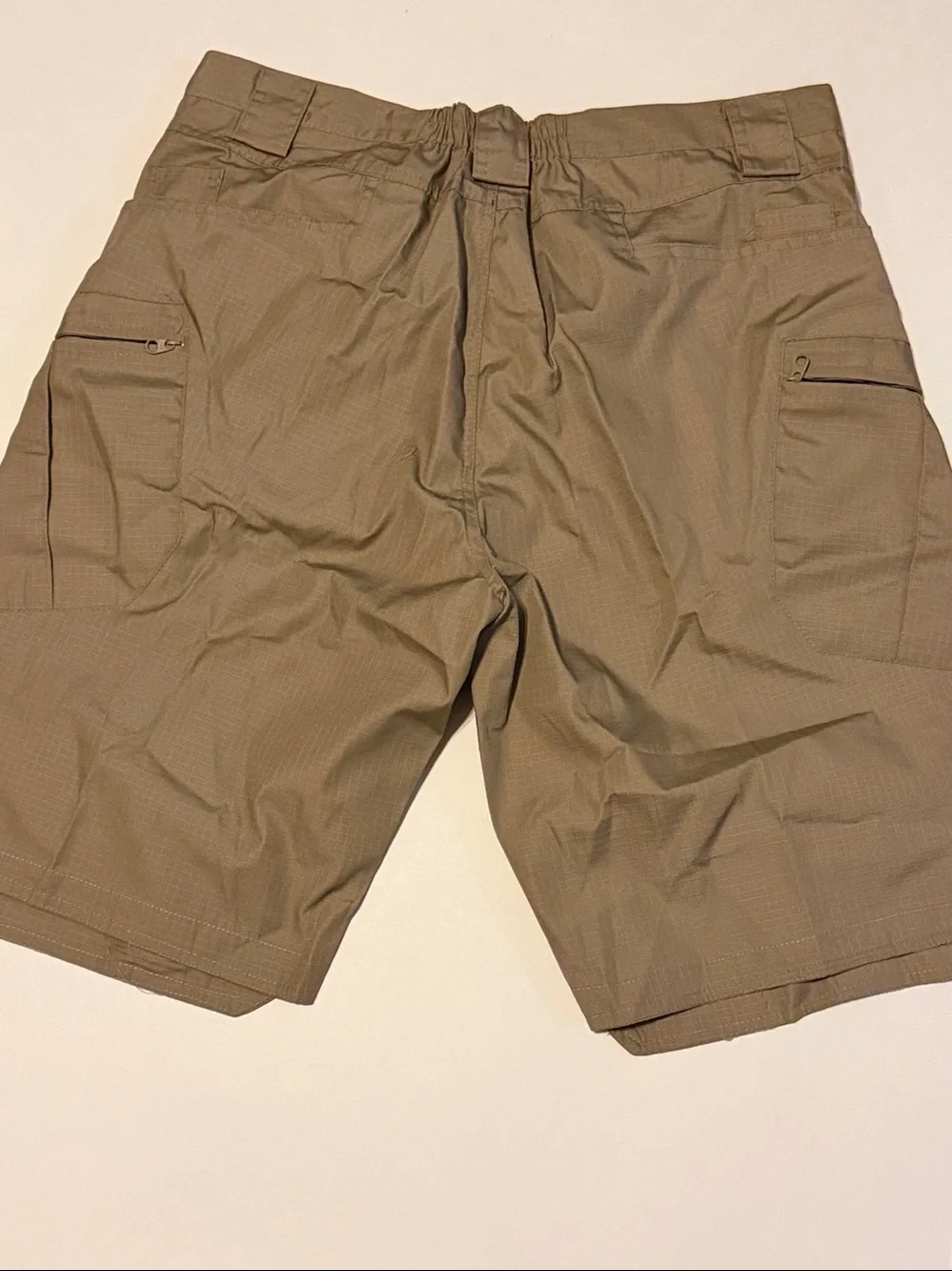 Men’s cargo shorts. Khaki. XL Partial elastic on waistband